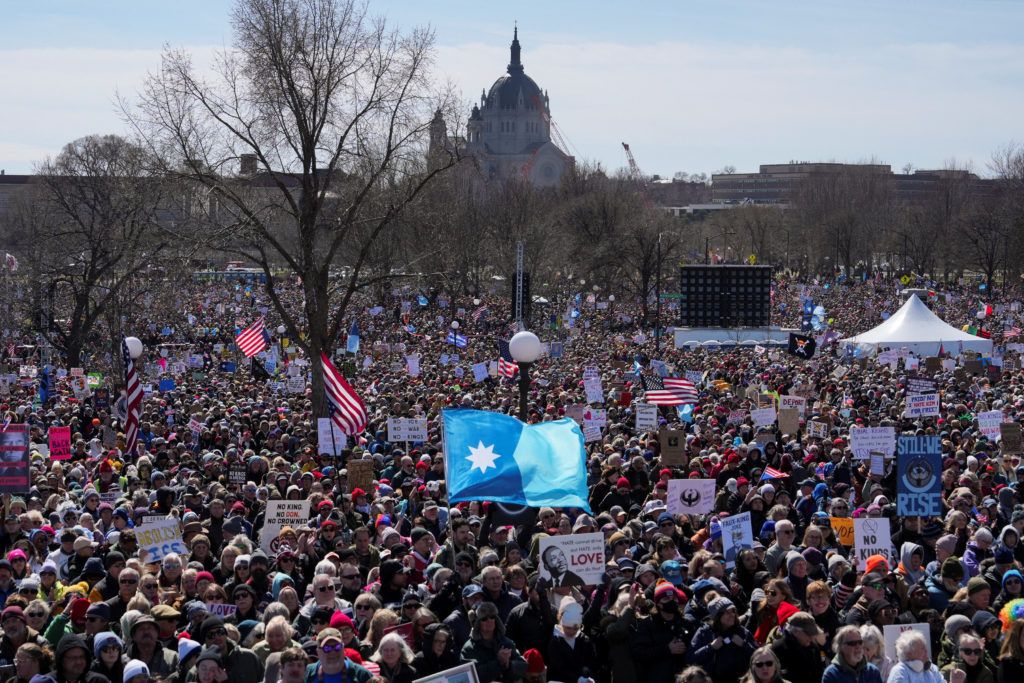 ‘No Kings’ rallies draw crowds across U.S. and Europe as Springsteen headlines…