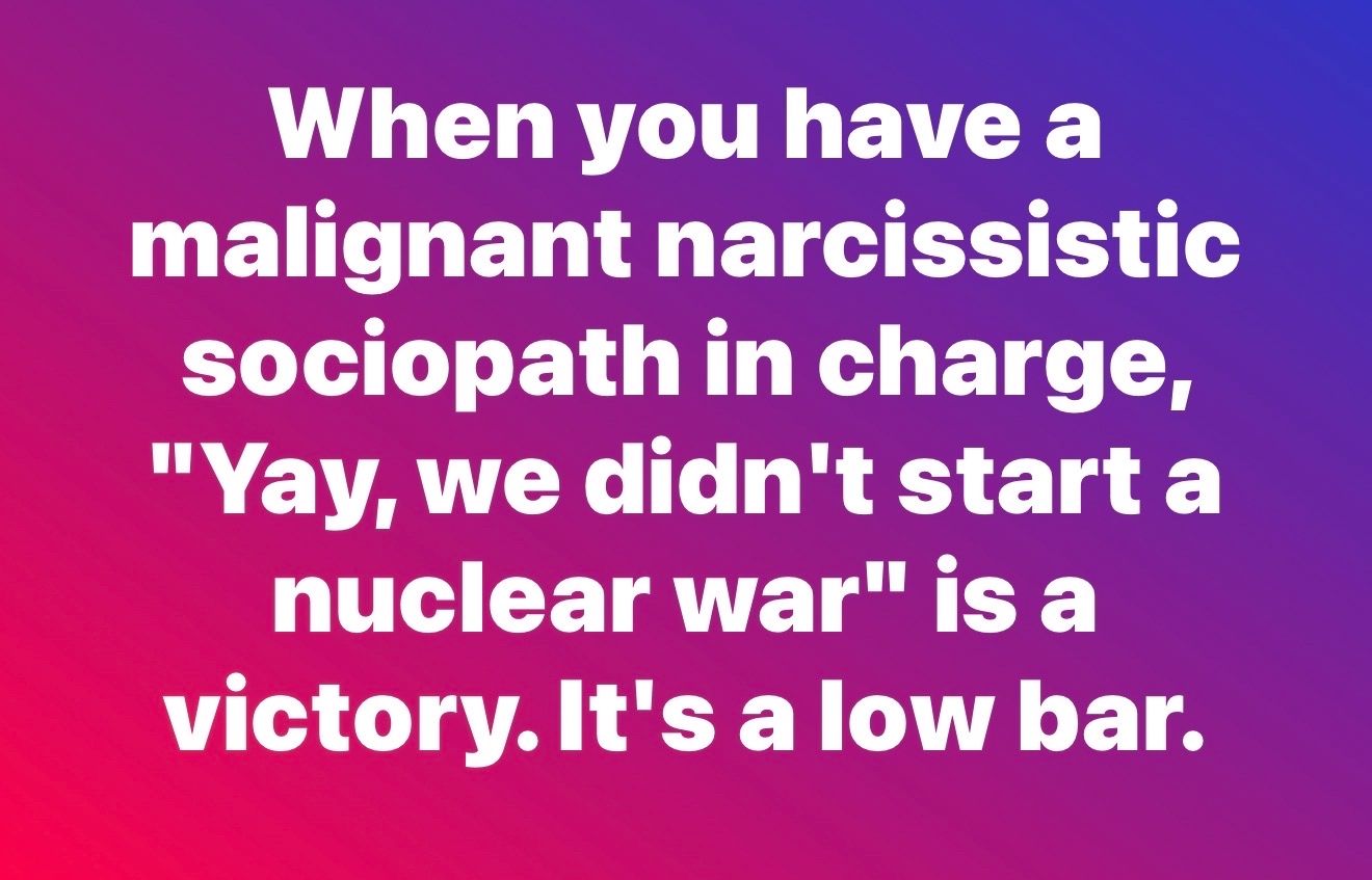 🤢