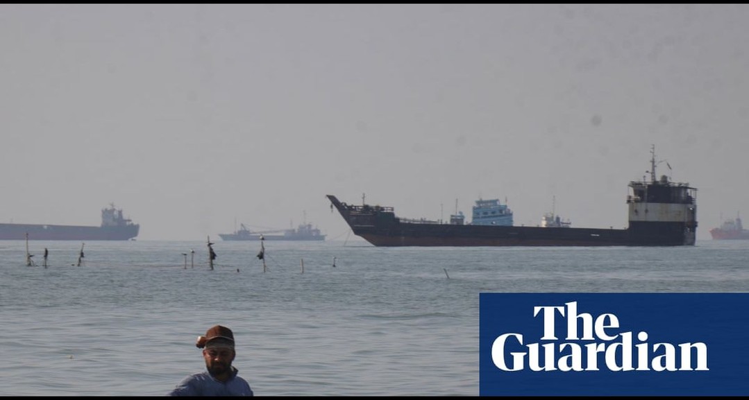 Trump says US will ‘guide’ trapped ships from Gulf amid ‘very positive’ talks…