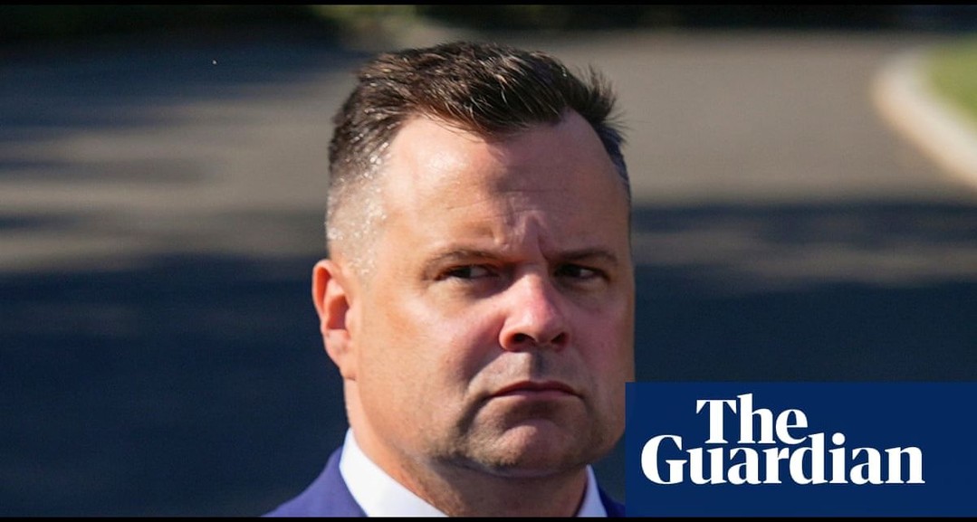 Trump meets Johnson as outcry over Bill Pulte threatens Fisa renewal…