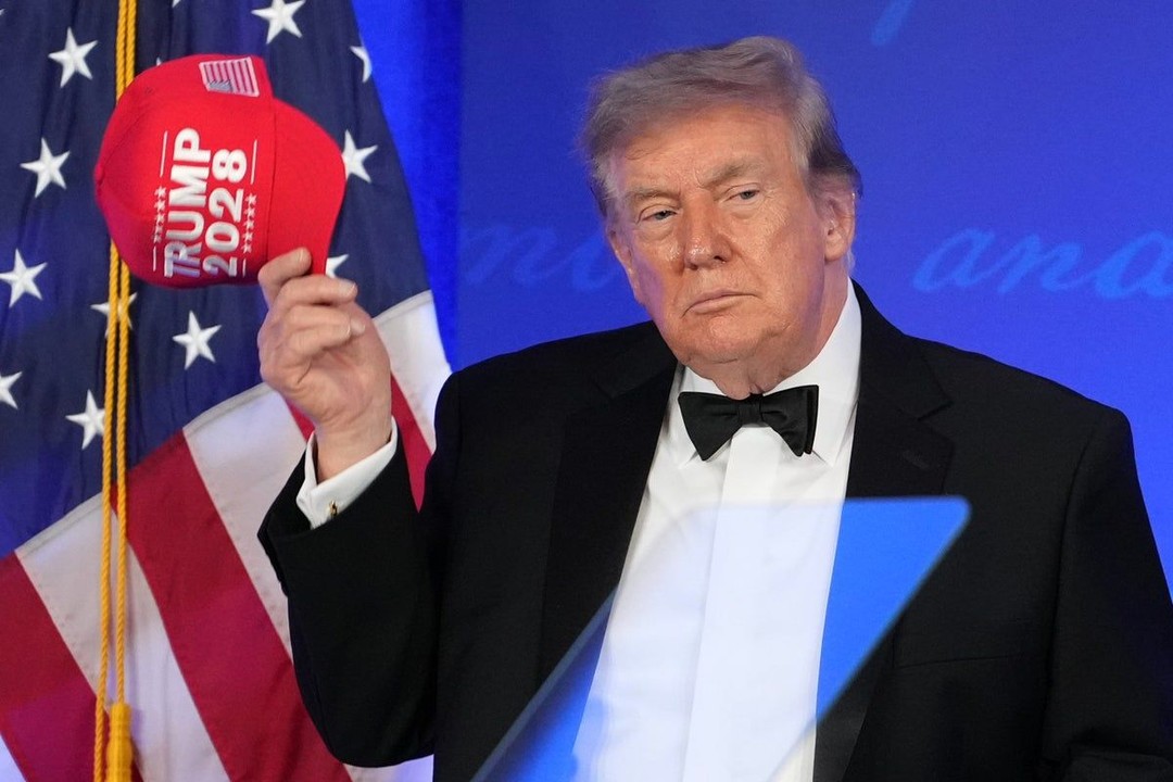 Trump bombs in WHCD return and then unleashes on CNN’s Kaitlan Collins and…